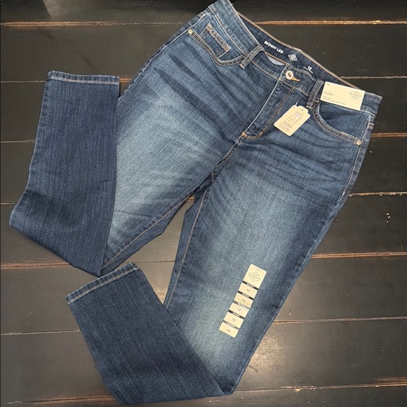 St. John's Bay Deep Indigo Skinny Jeans - Picture 1 of 8